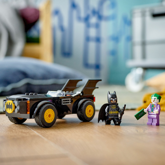 76264 Batmobile™ pakaļdzīšanās: Betmens pret Džokeru